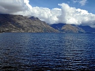Queenstown liegt am Ufer des Lake Wakatipu.